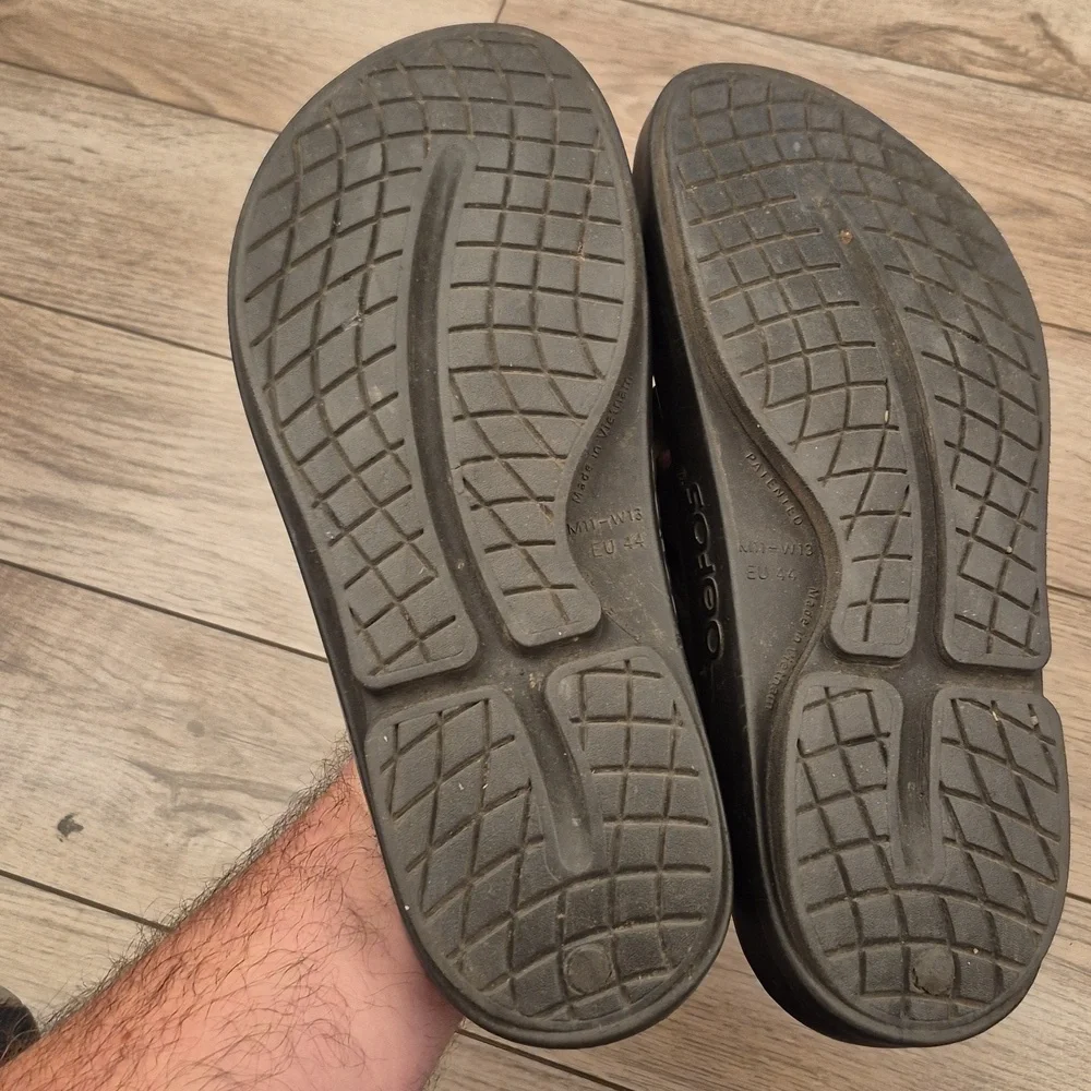 OOFOS Ooahh‎ Recovery Black Rubber Mens Sz 10 Slip On Sandals Shoes Unisex